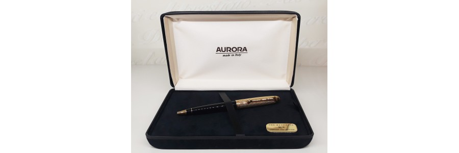 Aurora - 88 - Ballpoint Pen - Solid Gold Cap 18K.