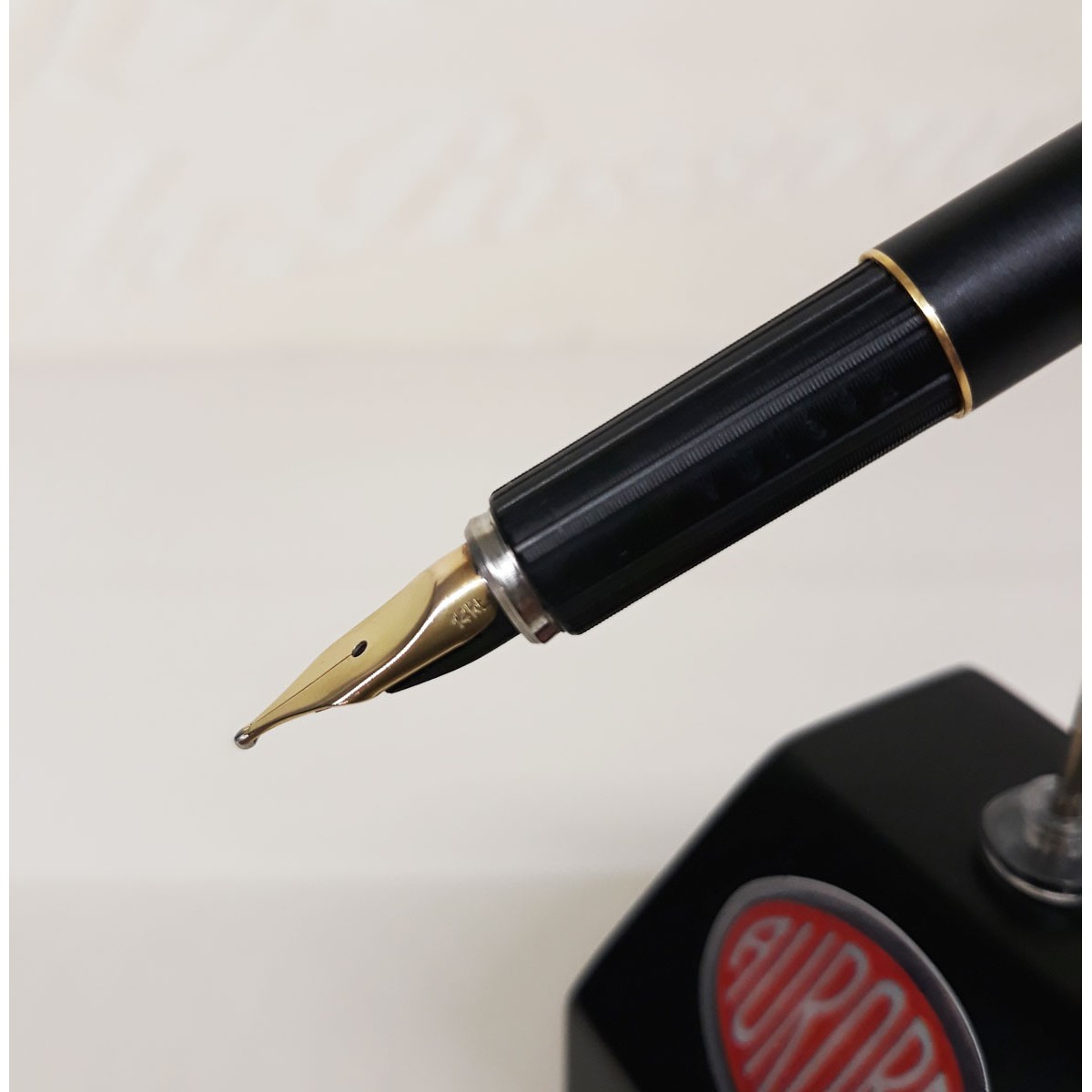 Aurora - Hastil - Fountain Pen Matt Black - Gold Nib