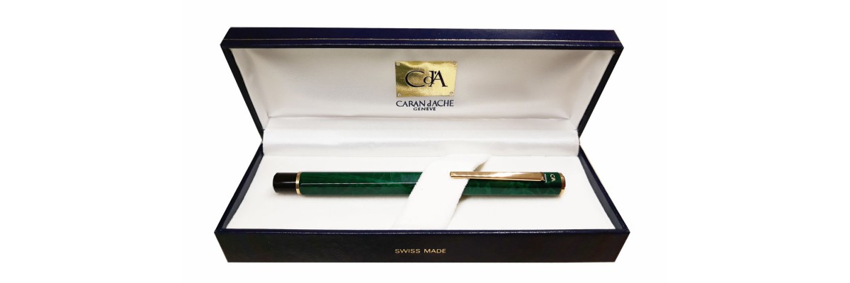 Caran d'Ache - Ecridor Laquer - Fountain Pen - Green