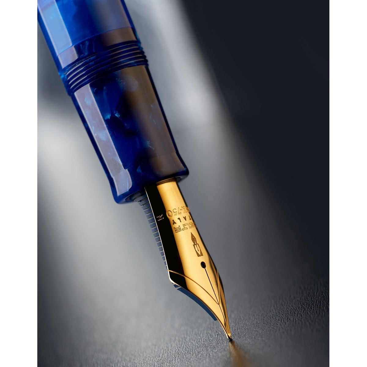 Delta - Imperial Blue - Fountain Pen - Limited Edition