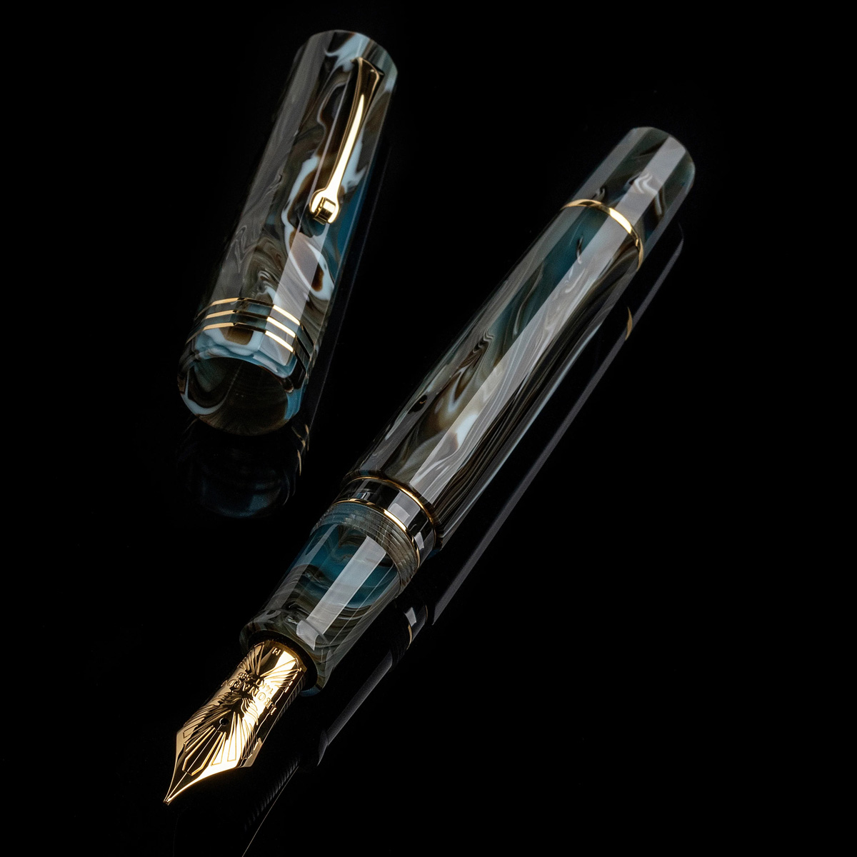 Leonardo Officina Italiana - Dodici (Twelve) - Magmatica GT - Stilografica - Pennino in oro 14kt.