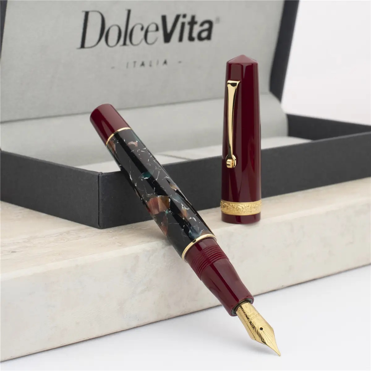 Leonardo Officina Italiana - Momento Zero - Marmo Pompei GT - Fountain pen Leonardo Officina Italiana - Momento Zero - Marmo Pompei GT - Fountain pen