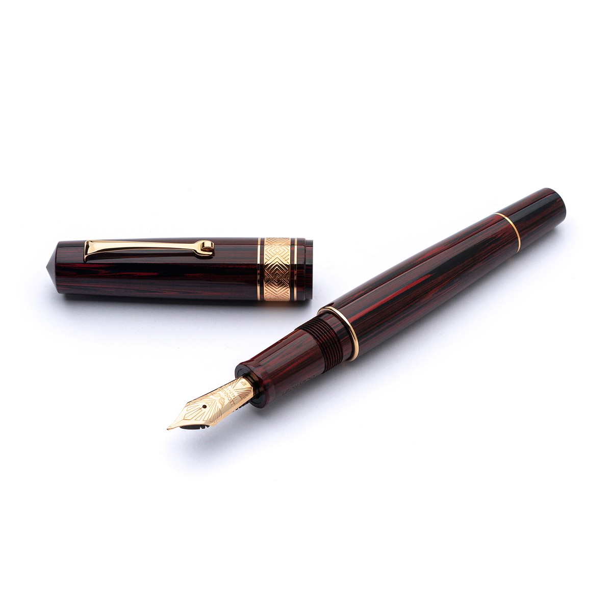 Leonardo Officina Italiana - Masterpiece 2022 - Rosewood Ebonite Fountain pen - Gold Plated trims