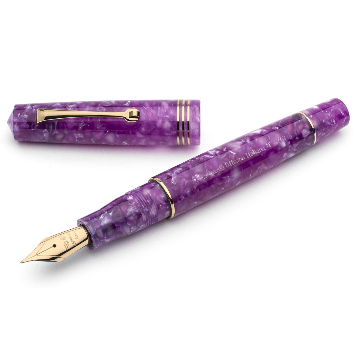 Leonardo Officina Italiana - Momento Zero resin - Lavanda GT - Fountain pen - Gold nib