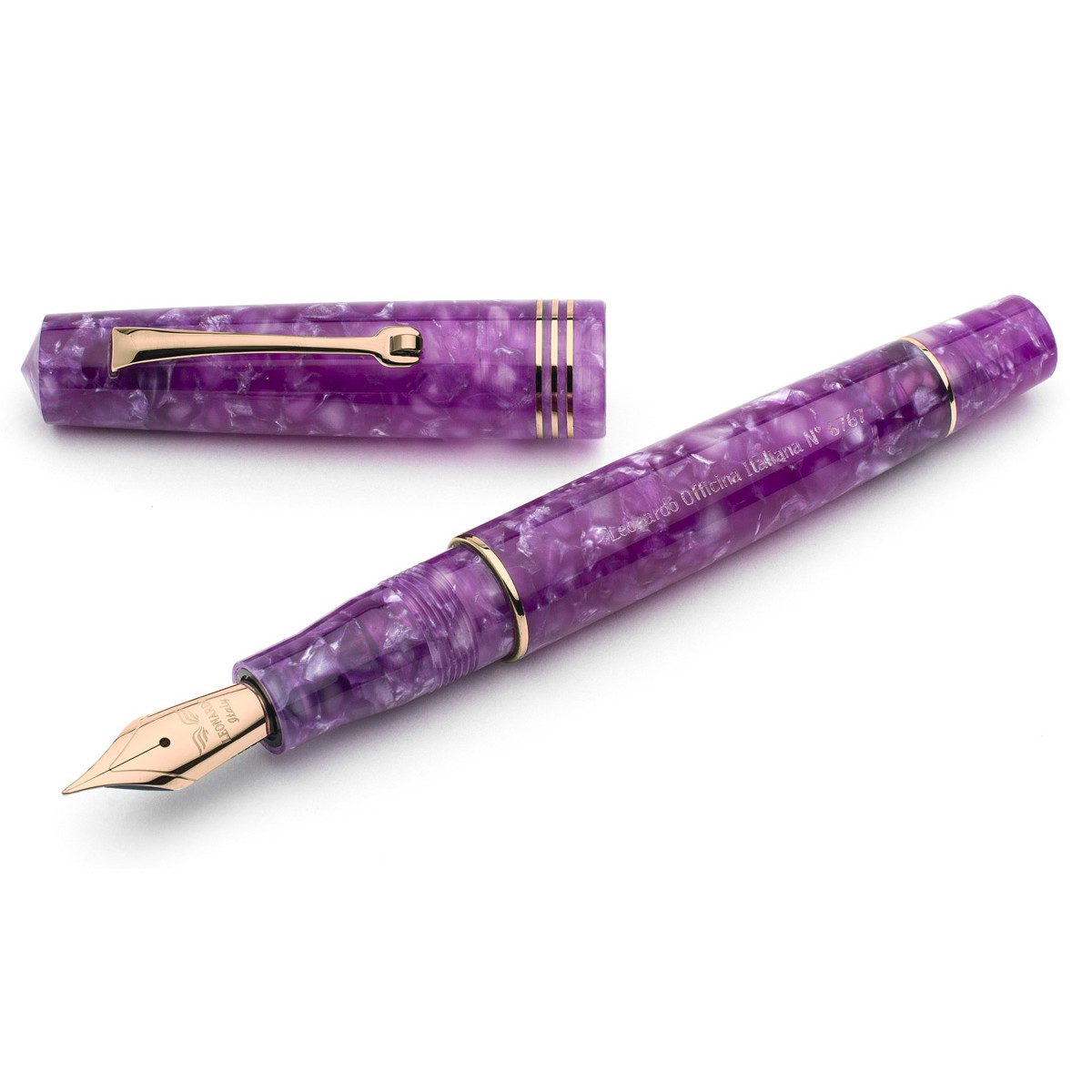 Leonardo Officina Italiana - Momento Zero resin - Lavanda CT - Fountain pen - Steel nib