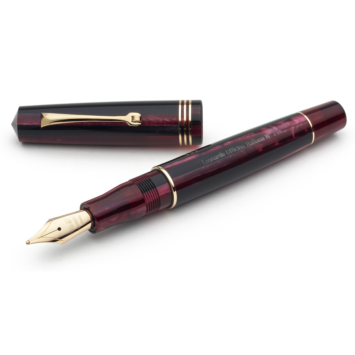 Leonardo Officina Italiana - Momento Zero resin - Prugna GT - Fountain pen - Gold nib