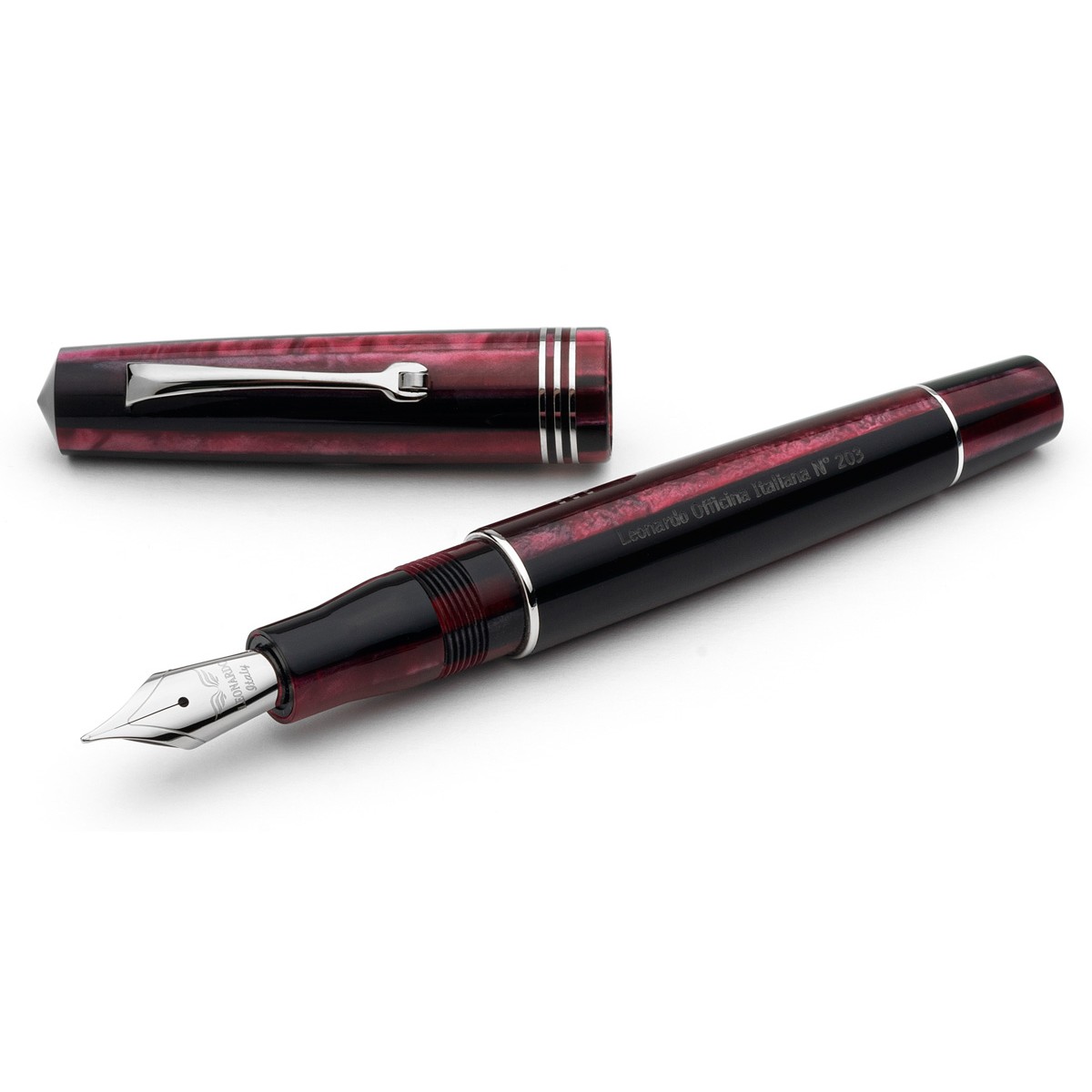 Leonardo Officina Italiana - Momento Zero resin - Prugna CT - Fountain pen - Steel nib