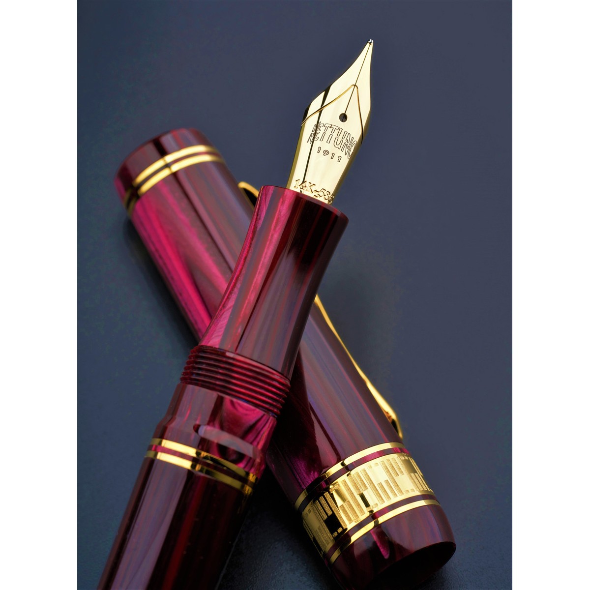 Nettuno - Superba Ruby L.E. - Fountain Pen - Celluloid 14Kt.