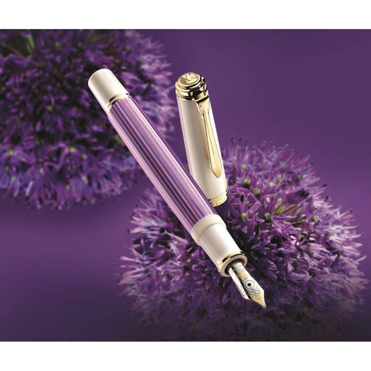 Pelikan - Souverän® M600 - Violet-White  - Penna Stilografica