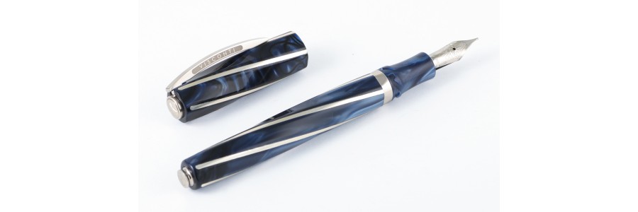 Visconti - Divina Elegance - Imperial Blue Pearlescent - Oversize Fountain Pen Visconti - Divina Elegance - Imperial Blue Pearlescent - Oversize Fountain Pen