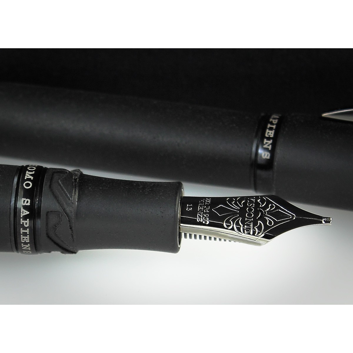 Visconti - Homo Sapiens - Dark Age - Oversize Fountain Pen